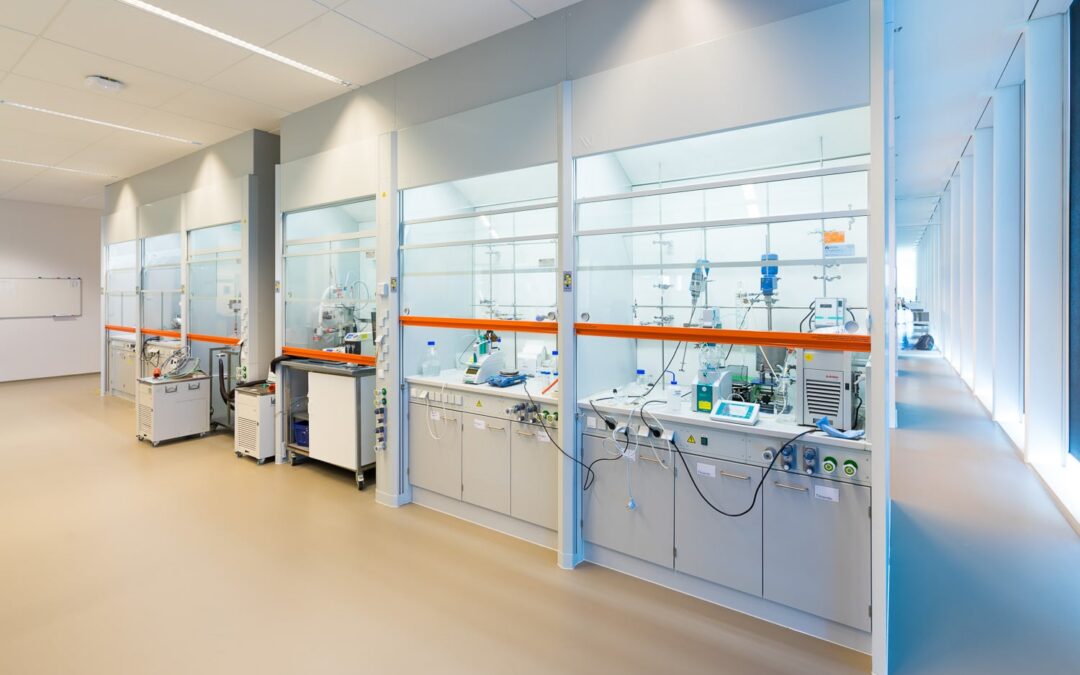 J’Lab zuurkasten & afzuigsystemen